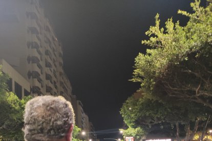 Juan José Martín Campos, ante el Cristo del Escucha. 