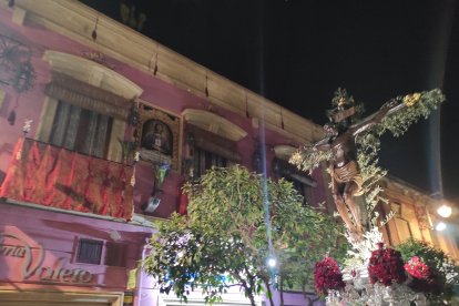El Cristo del Escucha, en la calle Gravina. 