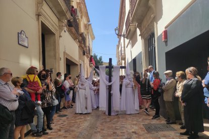 Cruz guía del Resucitado en la calle Mariana.