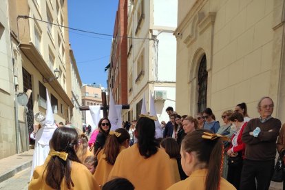 La guardería del Resucitado avanza hacia la Plaza de la Administración Vieja.