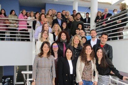 Foto de grupo tras la jornada de homenaje en el Club de Mar.