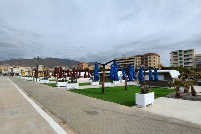 Nuevo muelle gourmet del Puerto de Adra.