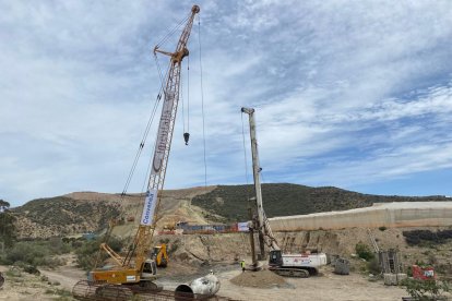 Maquinaria pesada en las obras.