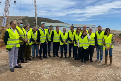 Foto de familia una vez acabada la visita.