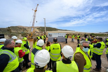 Dos microbuses han trasladado a los asistentes a la visita.