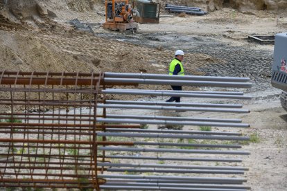Uno de los obreros, este viernes.