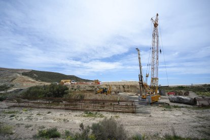 Maquinaria en el tramo Río Andarax-Níjar.