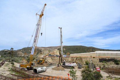Obras cerca de El Acebuche.