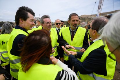 A la derecha, el presidente de la Cámara de Comercio.