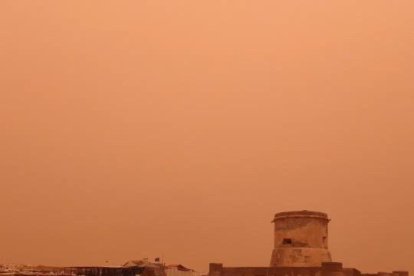 Cabo de Gata, con filtro sepia por la Calima. FOTO: @cabogatamemata