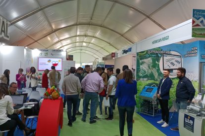 Muchos agricultores asisten a la Expolevante.