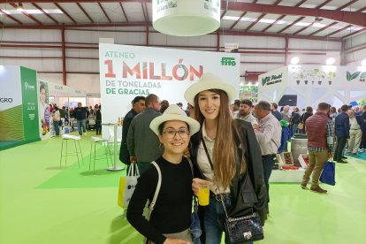 Jóvenes agricultoras disfrutando del segundo día.