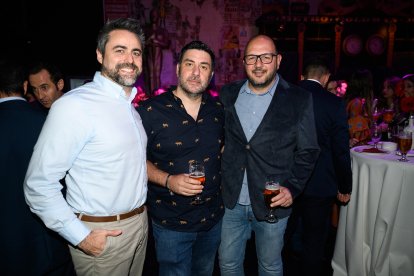 Representantes de Grupo Control durante el cóctel posterior a la gala.