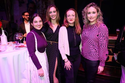 Laura Martínez, Ana Márquez, Antonia Sánchez Villanueva y Rosa Maldonado.