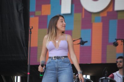 La voz femenina de la Rafa Tornado Band