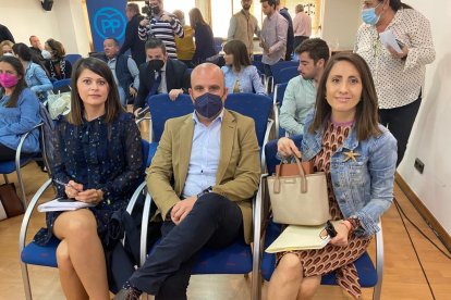 Ángeles Martínez, José Antonio García y Carmen Belén López.