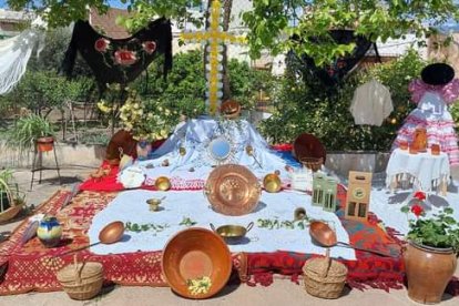 Cruz alpujarreña y andaluza en la Almazara de Alcolea.