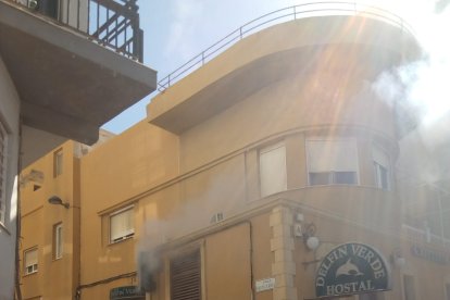 Según la Policía Local, el incendio se ha producido en una máquina para hacer churros.