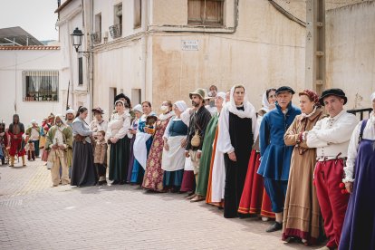 Vecinos del municipio implicándose en el evento.