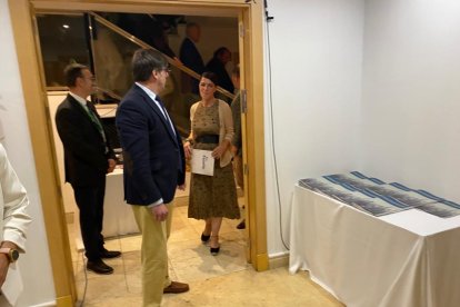 Llegada de Macarena Olona al Hotel Catedral.