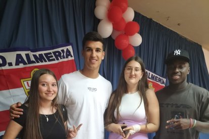 Los alumnos pudieron fotografiarse con sus ídolos.