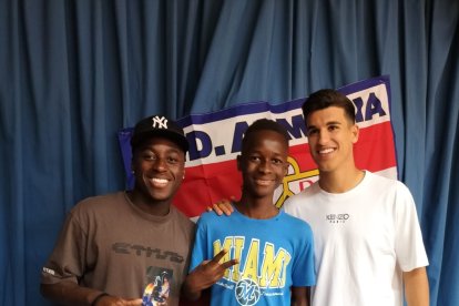 Los  futbolistas participaron en las actividades del Día de la Familia.