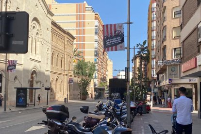Los colores rojo y blanco, protagonistas ante otro fin de semana que se prevé histórico.