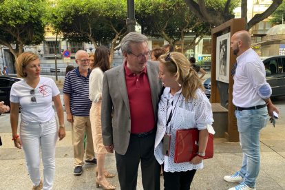 Entre otros, la diputada Sonia Ferrer y el secretario de Estado de Memoria Democrática, Fernando Martínez.