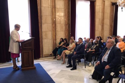 La magistarada Molina se dirige a los asistentes durante su discurso.