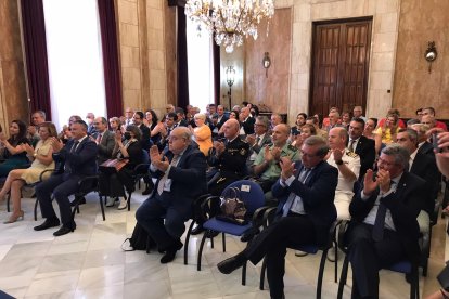 Autoridades políticas y judiciales de la provincia en las primeras filas.