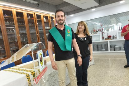 Juan Sánchez recibió la banda de gradación del IES Almeraya.