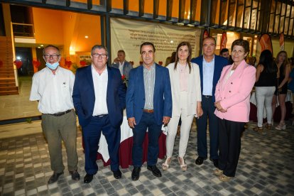 Antonio Fernández, Juan Antonio González, José Miguel Hernández, Paqui Pardo, José Manuel Fernández y María José Casa.