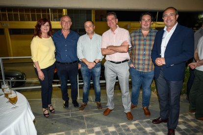 Marisol Rodríguez, Francisco Fernández, José Luis González, Alberto Urea, Manuel Aguilar y Paco Valverde.