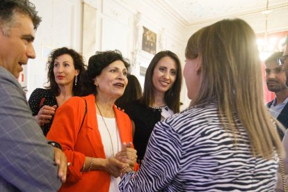 Carmen Navarro, diputada de Empleo, Promoción e Iniciativas Europeas de la Diputación Provincial de Almería; y Pilar Martínez-Cosentino.