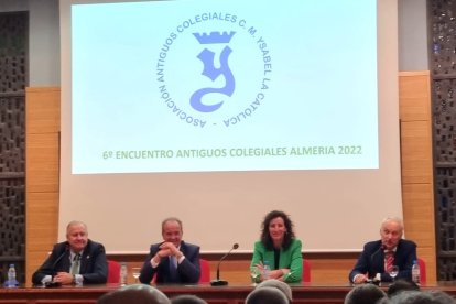 Apertura de las jornadas por parte de la Tte. Alcalde del Ayuntamiento de Almería, María del Mar Vázquez.