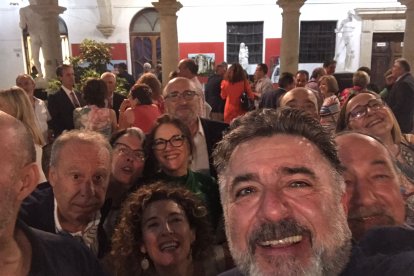 Llegada a los jardines de la Escuela de Artes.