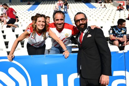 Los concejales Ana Martínez Labella y Juanjo Segura con Mohamed El Assy, director general y consejero delegado del Almería, antes del partido.