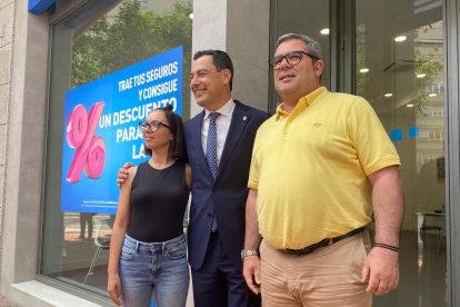 Moreno Bonilla. en la Avenida de la Estación.
