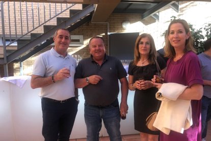 Antoine Nicolas Najem Rizk, Jefe de servicio de Cirugía Ortopédica y Traumatología del Hospital Torrecárdenas, e invitados.