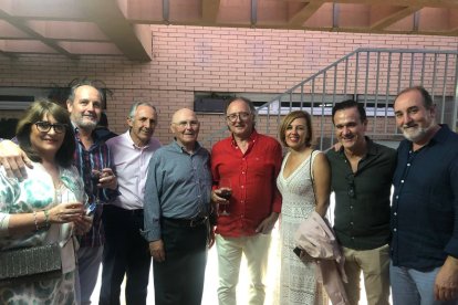 Miembros políticos como Isabel Pérez Martínez, Antonio Moya, Juan Pedro García y Sonia Ferrer asisten a la IV Edición del Ronqueo del Atún Rojo de Almería.