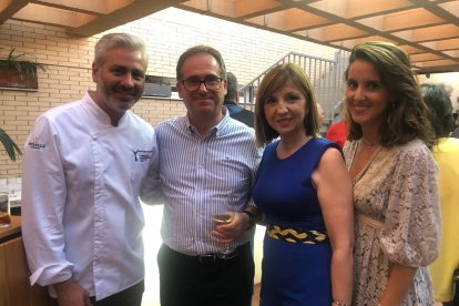 Juan Pedro Secaduras, de casa Pepe de la Judería (Córdoba) y equipo.