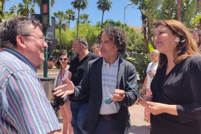 A la derecha, Carmen Crespo y Pablo Venzal.