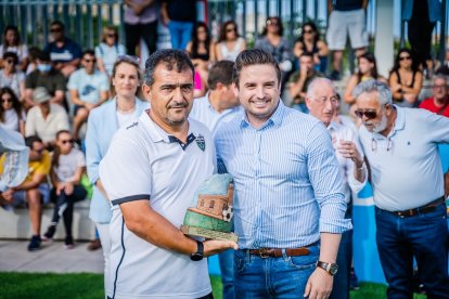 Reconocimiento a directivos y empresas colaboradoras.