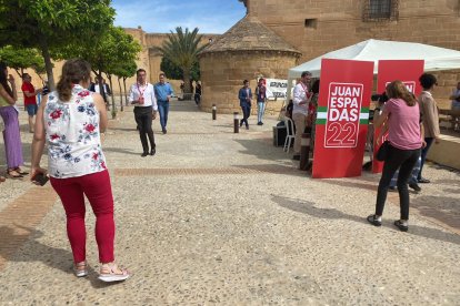 Asistentes al mitin.