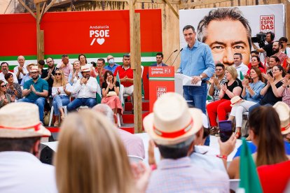 Sánchez cierra el acto.