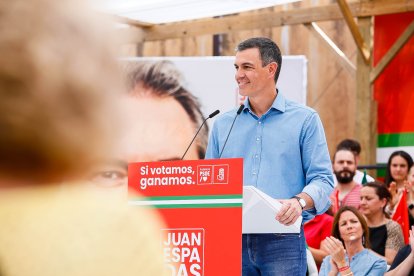 El presidente del Gobierno, en Cuevas.