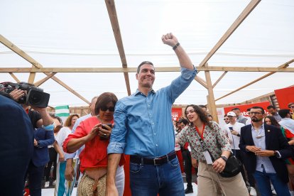 El acto ha durado una hora.