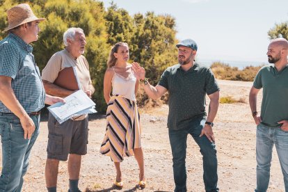 Rodrigo Alonso (Vox), segundo desde la derecha.