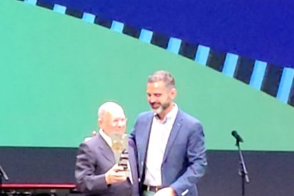 Con el alcalde Pacheco en el escenario.