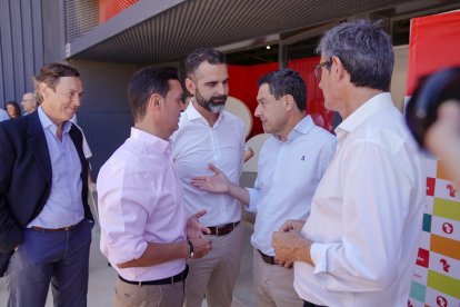 Juanma Moreno con Rafael Hernando, Javier García, Ramón Fernández-Pacheco y Manuel Cortés.
